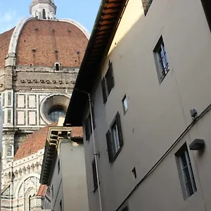 Adelaide House 2* Florence